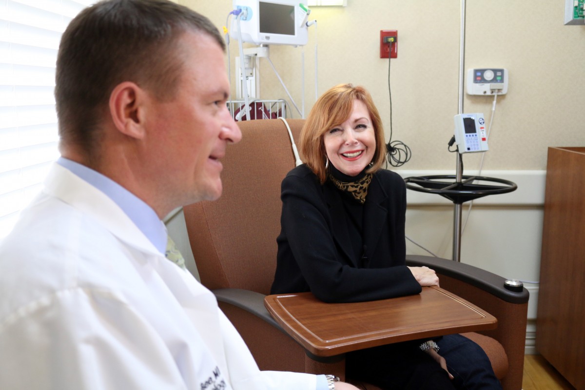 Ovarian cancer survivor, Mon Health doctor discuss recovery, five years into remission